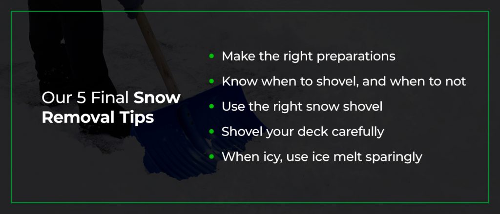 Hoe u veilig sneeuw van uw terras kunt verwijderen